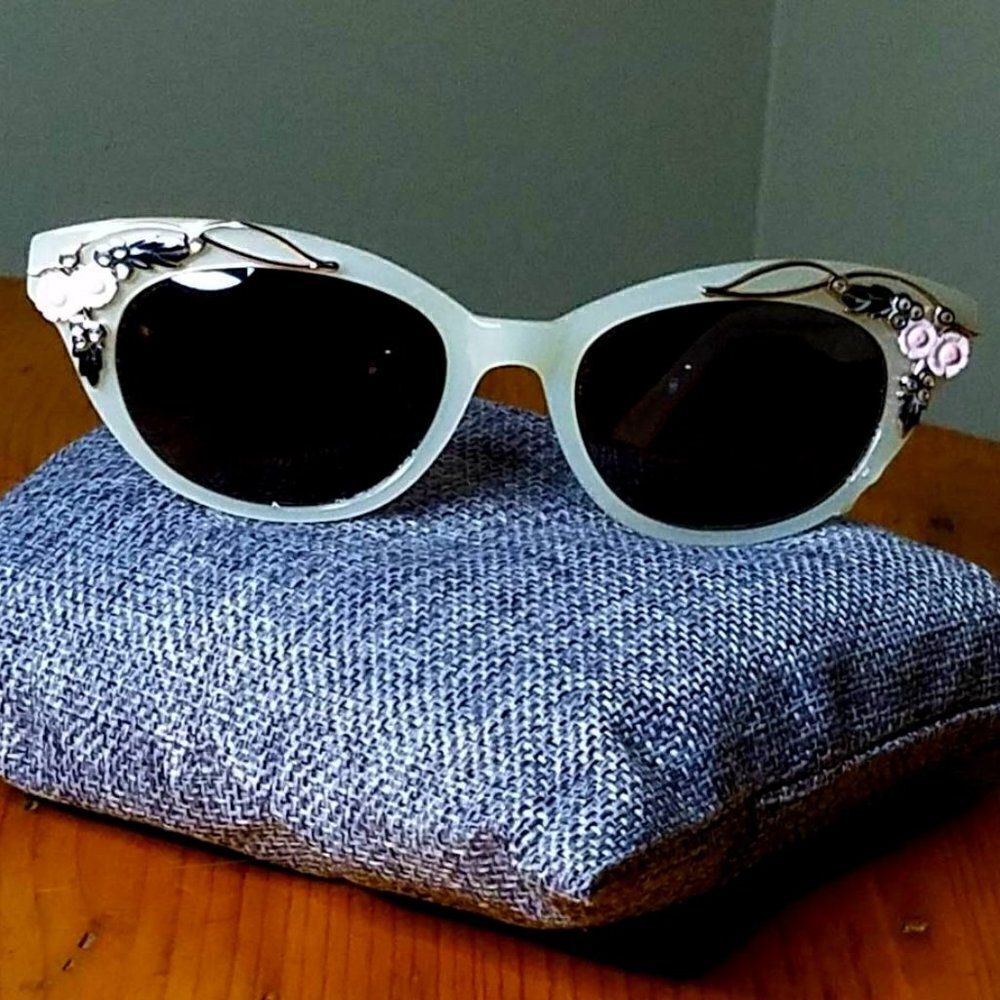 RARE Vintage Lulu Guiness Cat Sunglasses
